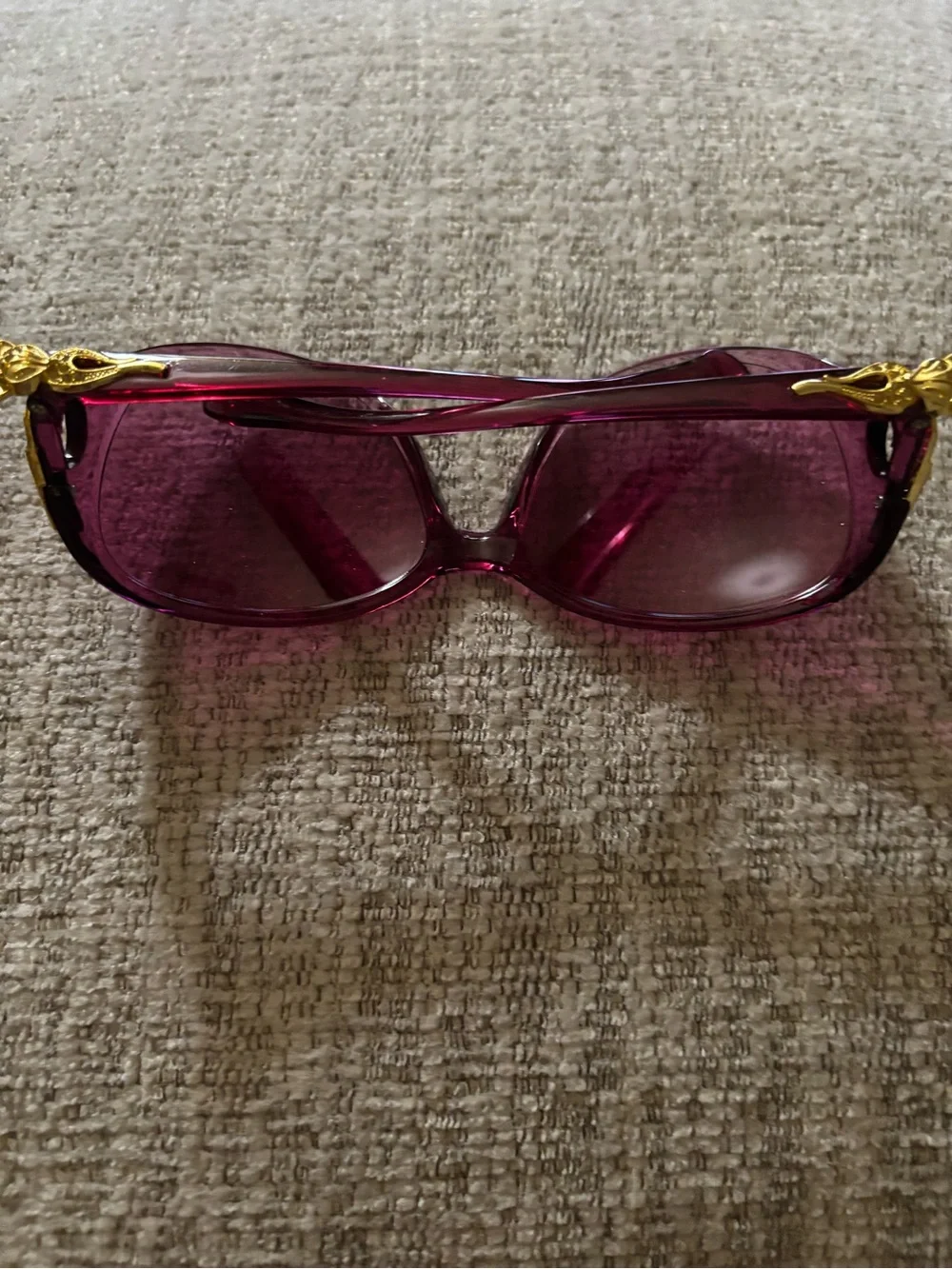 Women's Oversized Purple Sunglasses — Fashion Cat-Eye Style